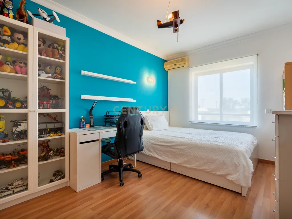 Excelente T3 em Lagoa | Localização Privilegiada perto de Tudo - Image 15