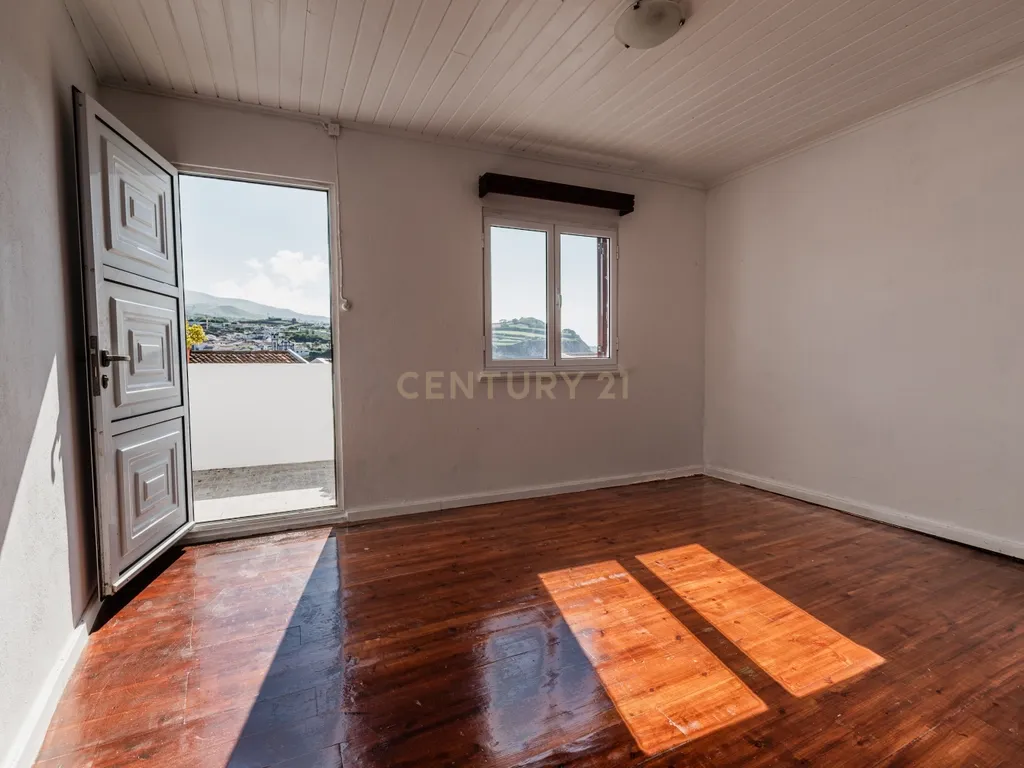 Moradia T3 com Terraço e Vista Mar em Santa Cruz, Lagoa - Image 22