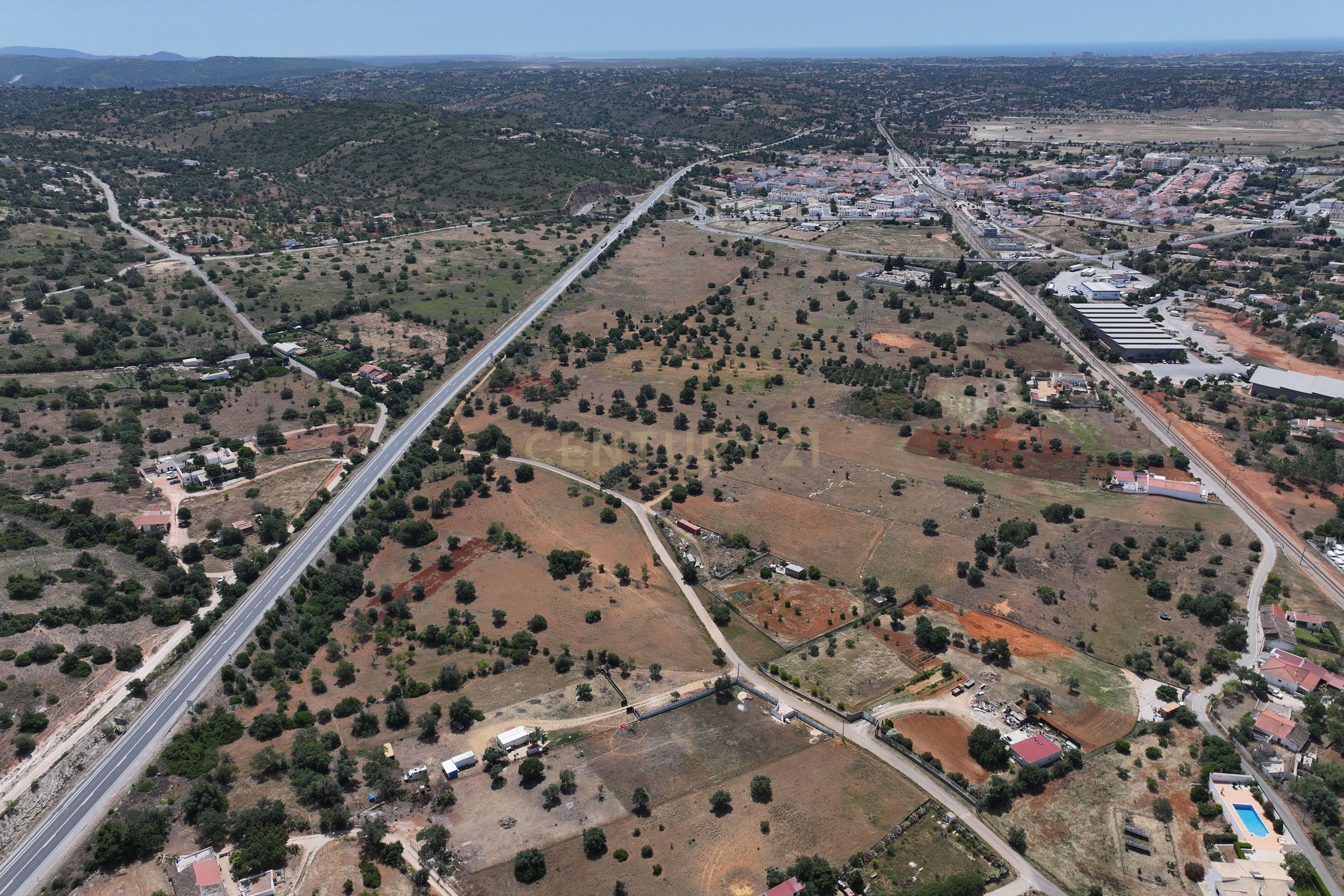 Fotografia 3 de Terreno Rústico localizado em Gateiras - Tunes, com uma área total de 4320m².