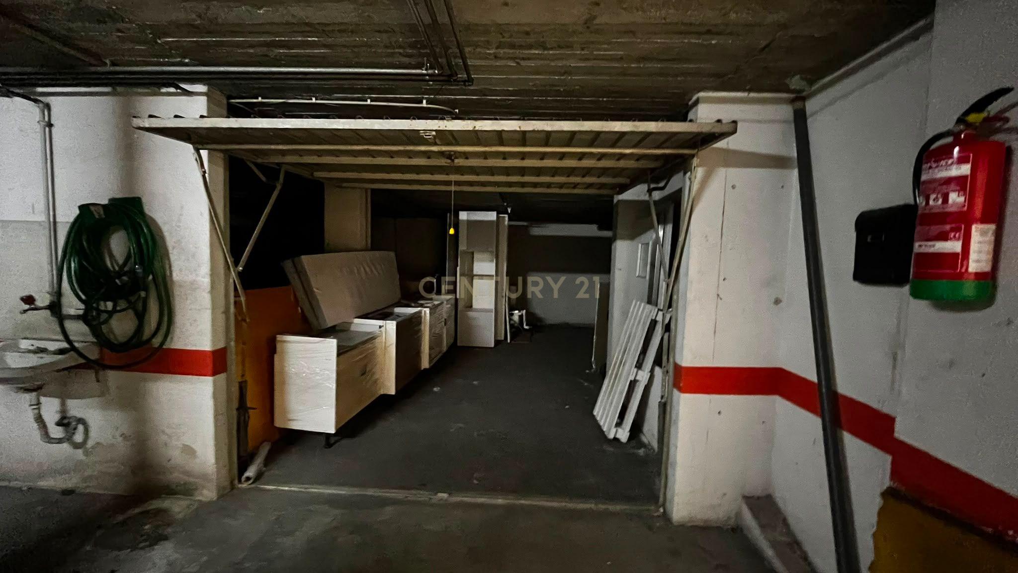 Fotografia 11 de T2 em Fase de Conversão com Logradouro e Garagem Box | Encosta do Sol – Amadora