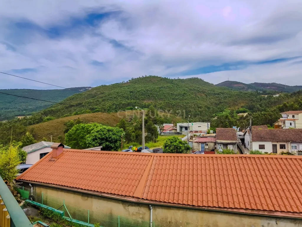 Moradia Bifamiliar T3+T3 em São Pedro da cova – Espaço, Tranquilidade e Conforto - Image 24