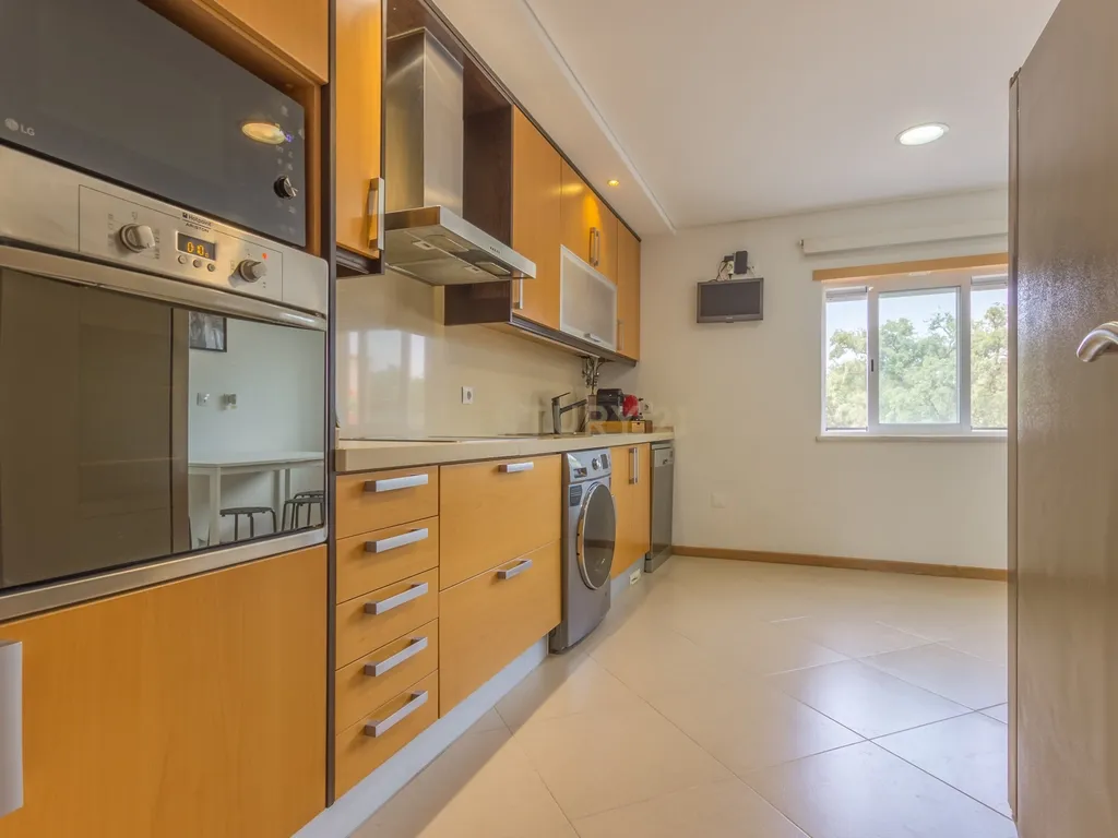 Apartamento T3 | Palhais – Barreiro | R/C – 145m2 - Image 9