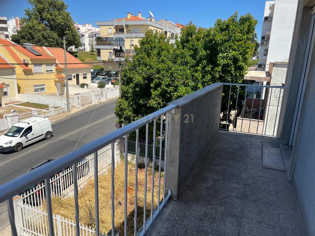 Apartamento T3 para arrendamento em Torre da Marinha, Seixal - Image 13