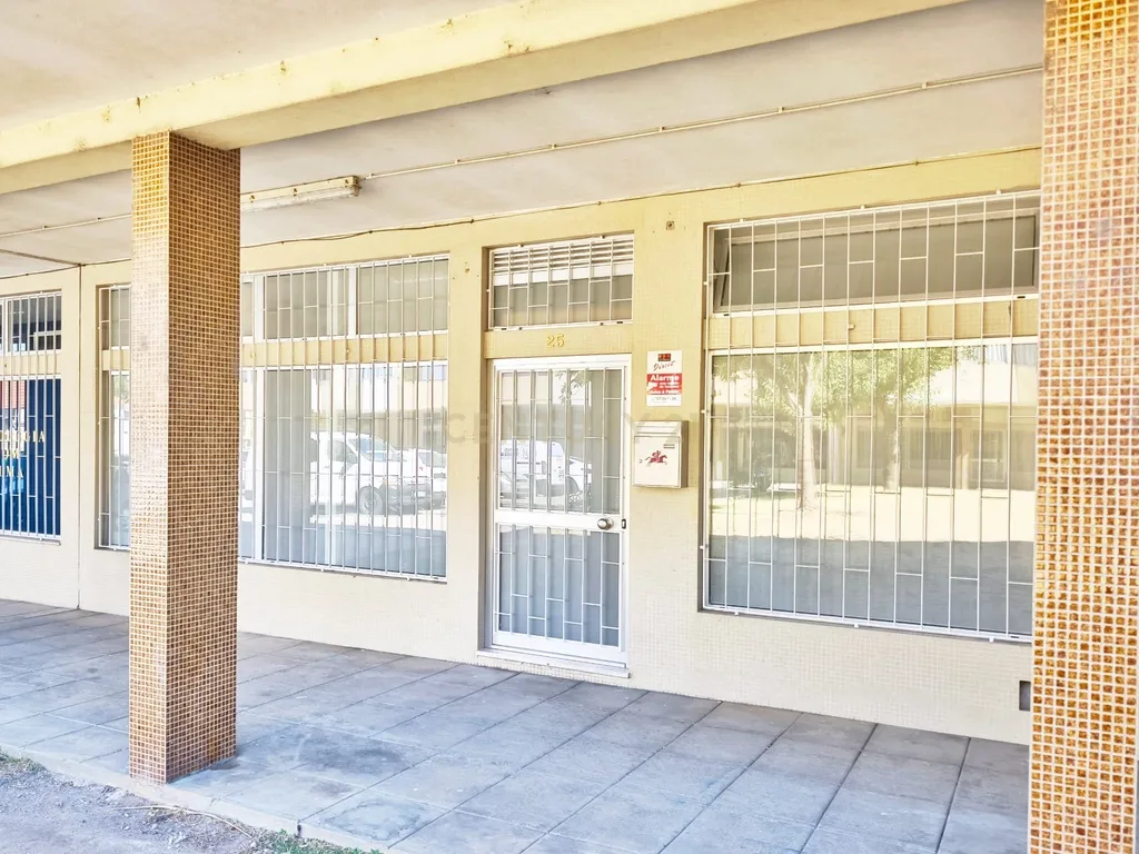 Apartamento T3 arrendado -com 6,5% rendimento - S. Mamede Infesta - Image 4