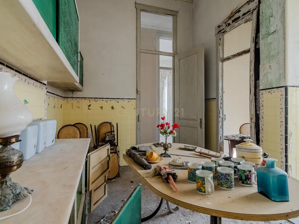PRÉDIO PARA RECUPERAR, NO CENTRO HISTÓRICO DE PENICHE - Image 24