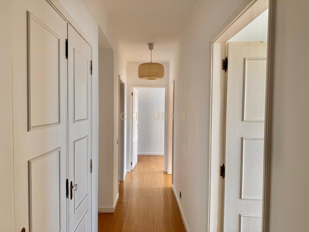Apartamento T4 no centro de Santo Tirso - Image 11