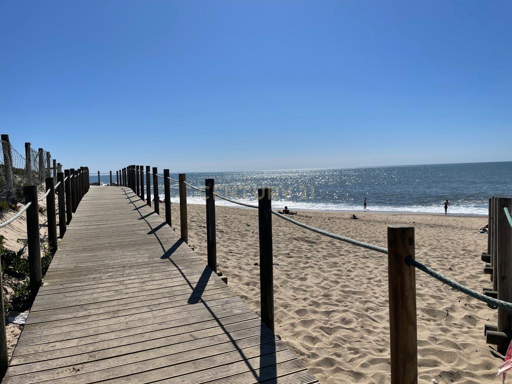 Moradia T3 - Miramar - Praia - Image 25