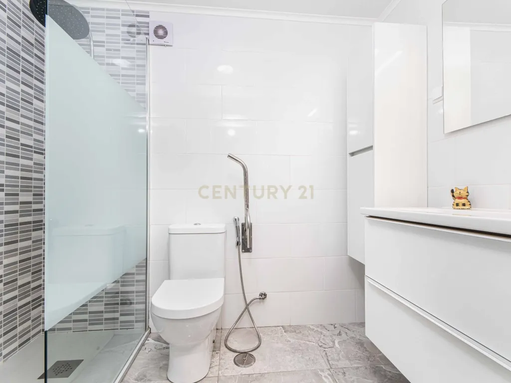 Apartamento T2 Remodelado (Agualva/Cacém) - Image 13