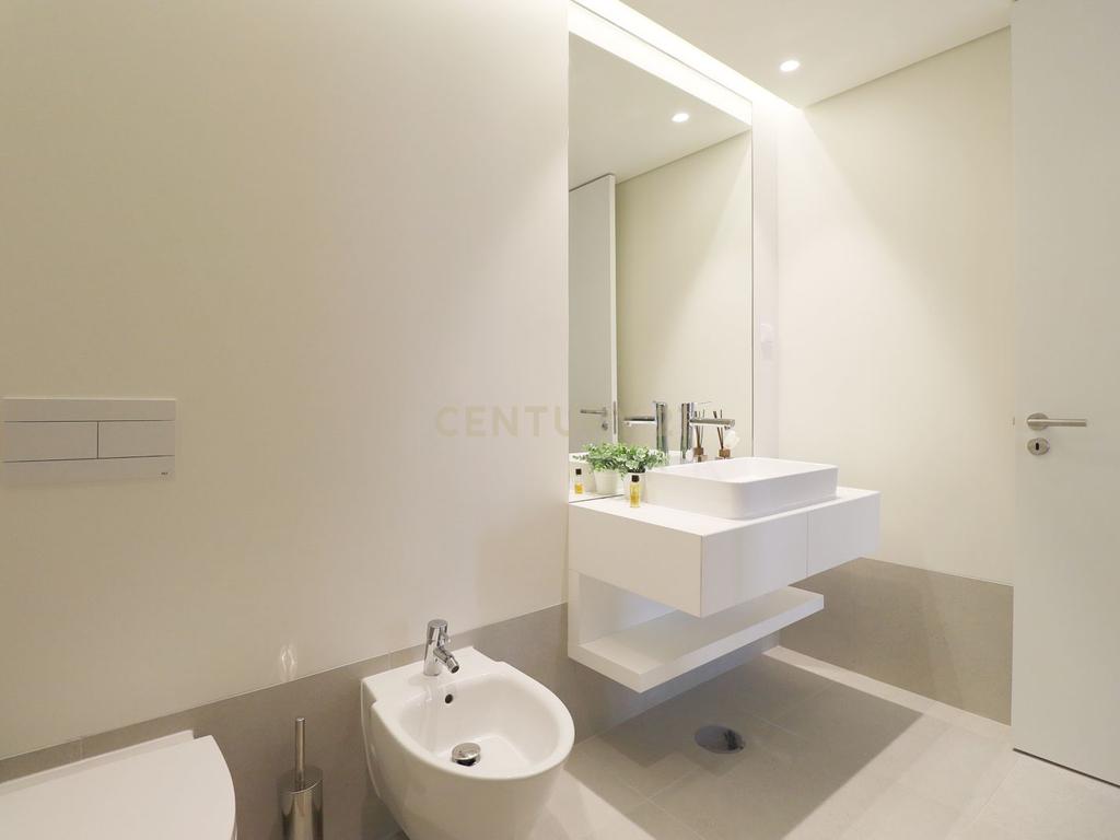 Apartamento T2 Exclusivo com Vista Mar – Totalmente Mobilado e Equipado - Armação de Pêra - Algarve - Image 6