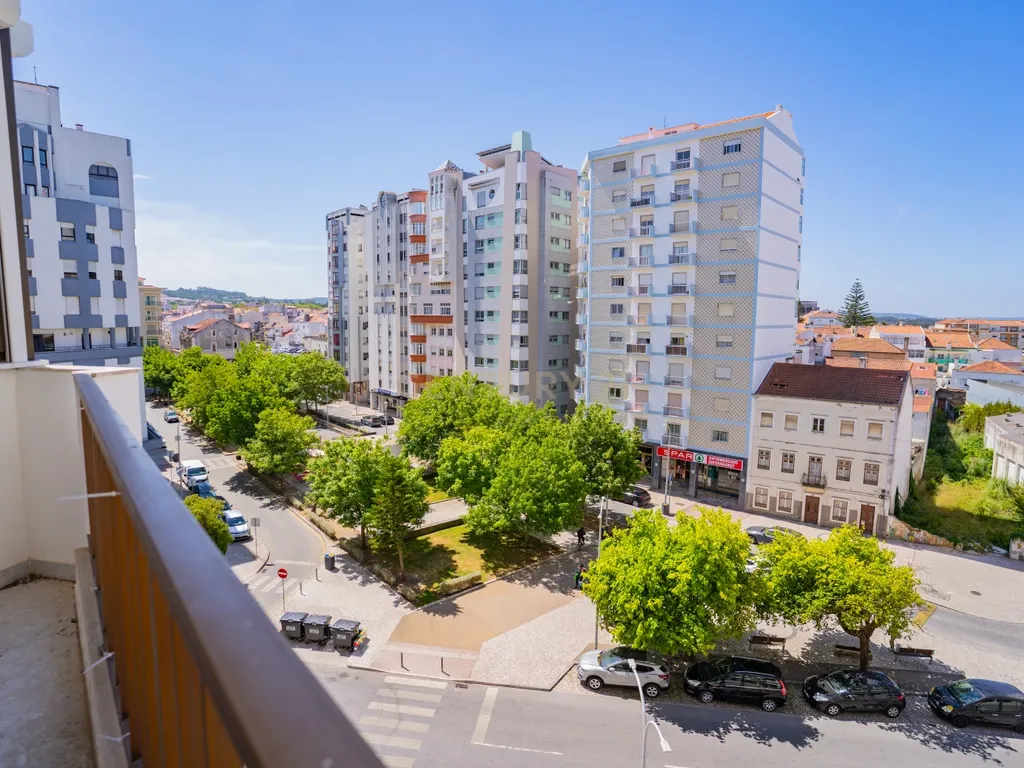 Apartamento T3 Totalmente Renovado | Centro de Caldas da Rainha - Image 13