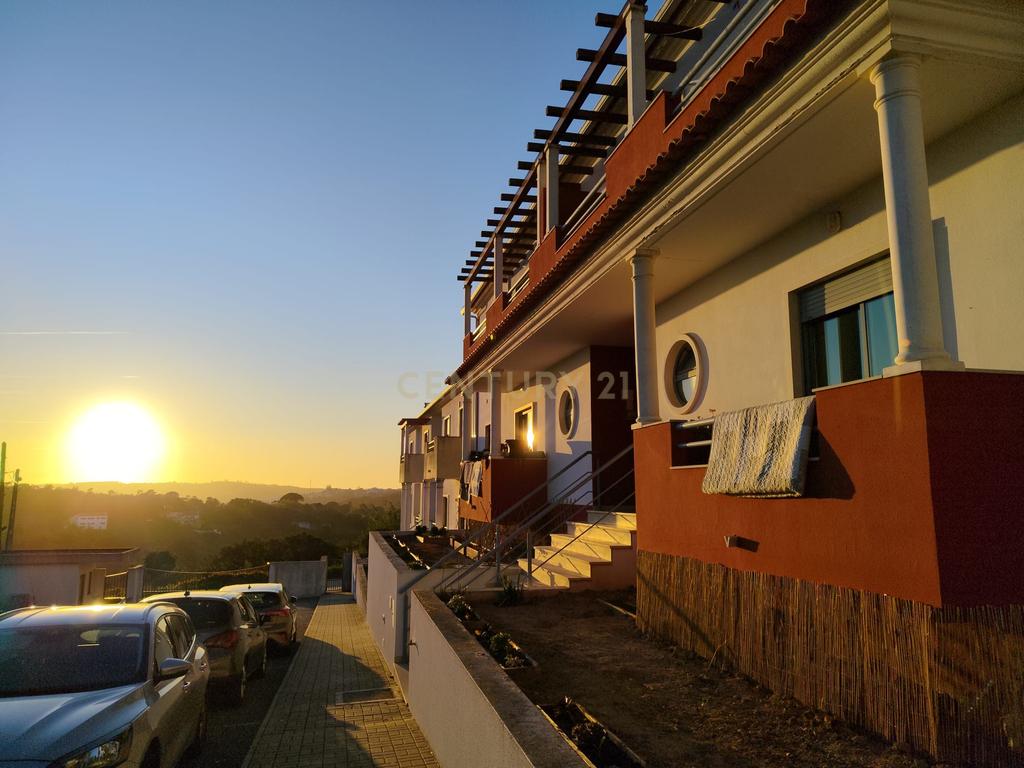 🌿 Oportunidade Única: T3 em Condomínio Fechado com Vista Deslumbrante e Máxima Tranquilidade! - Image 31