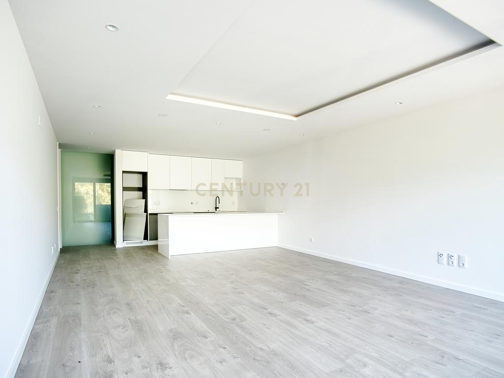 Lindíssimo Apartamento Novo T2 a dois passos da praia - Image 9