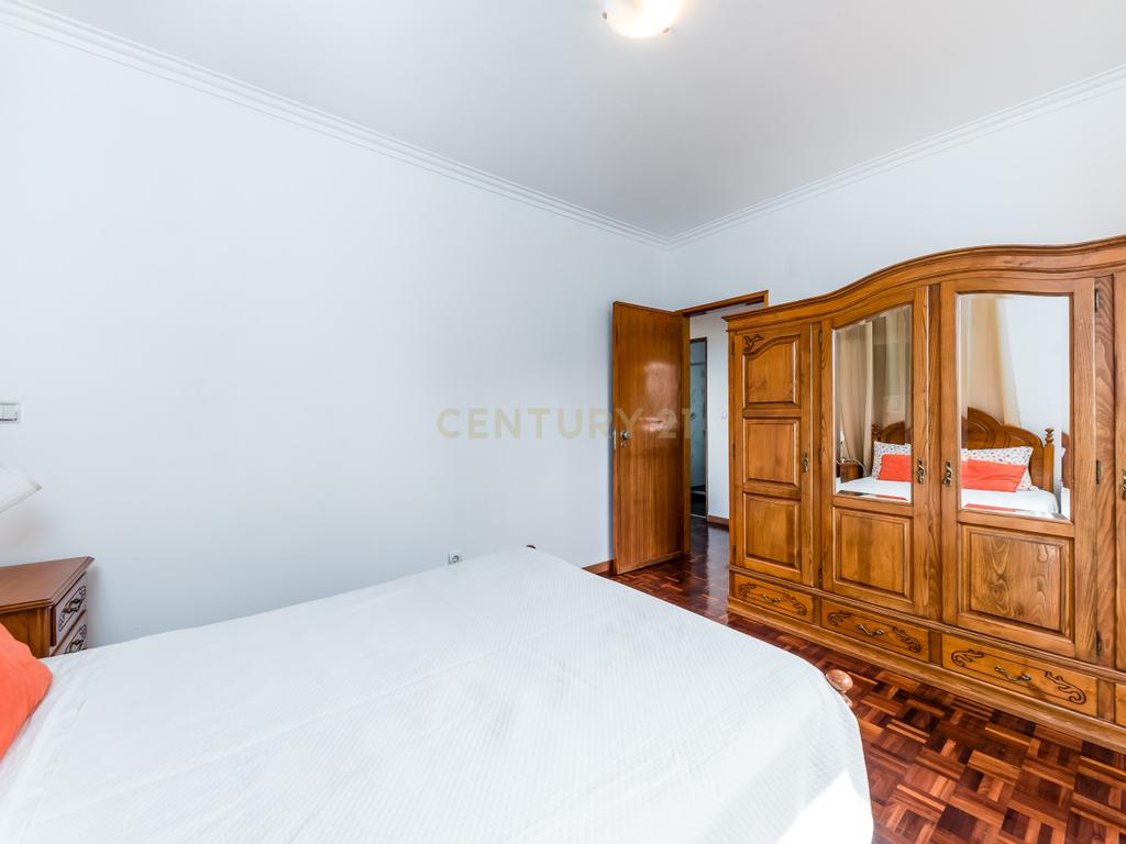 Apartamento Renovado T3 na Amadora - Image 15