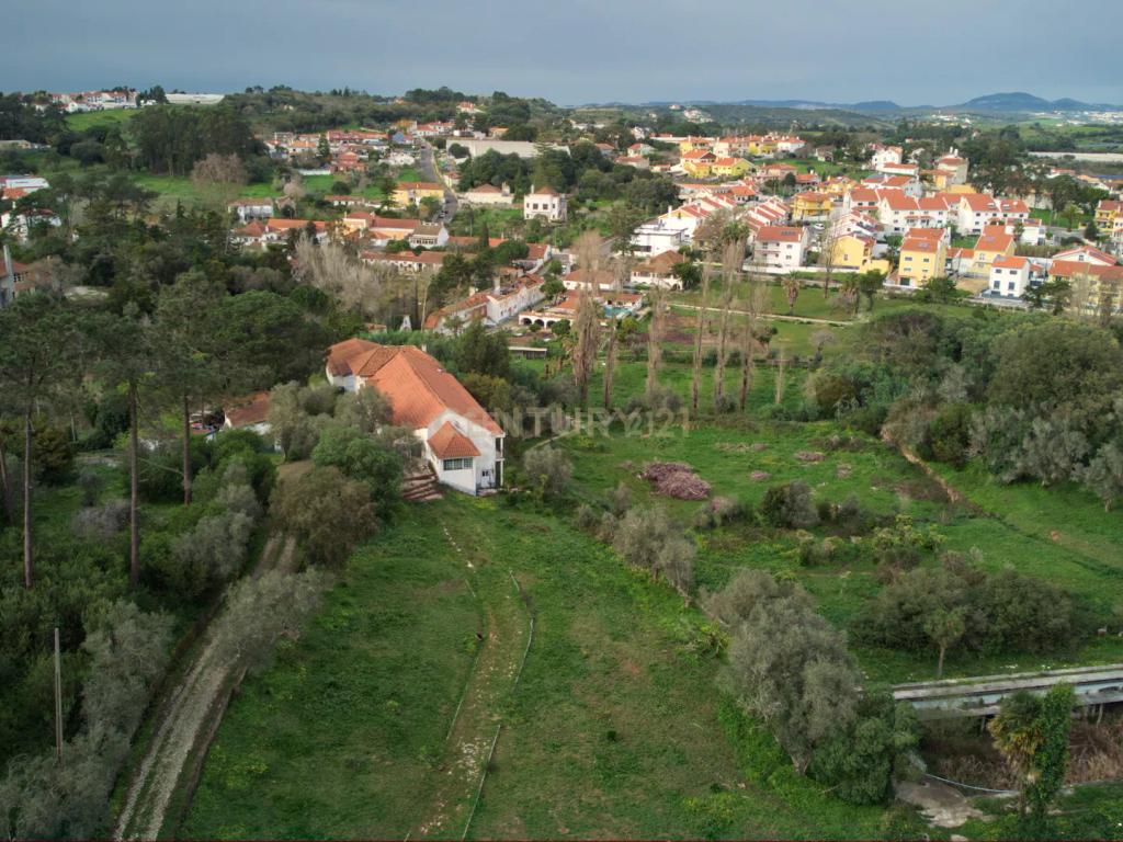 Quinta situada em Sintra, com um generoso terreno de 98.200 m². Localização privilegiada, a apenas 25 minutos de Cascais - Image 22