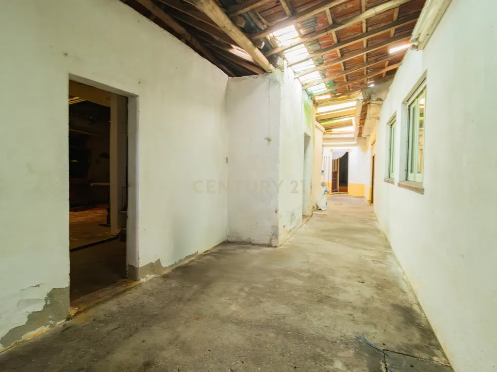 Venda de Moradia, Comércio e Oficina Automóvel na Marinha Grande - Image 14