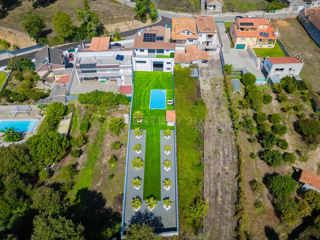Propriedade Totalmente Renovada com Armazém/Garagem de Grande Dimensão e Piscina em Monte Real - Image 41