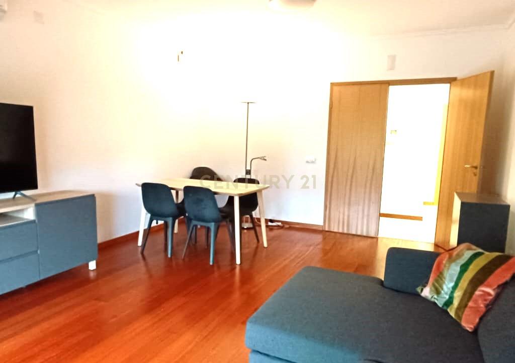 Excelente apartamento T3 - Com Parqueamento - MOBILADO - Image 8
