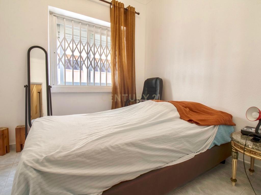 Apartamento T1 centro de Almada - Image 6