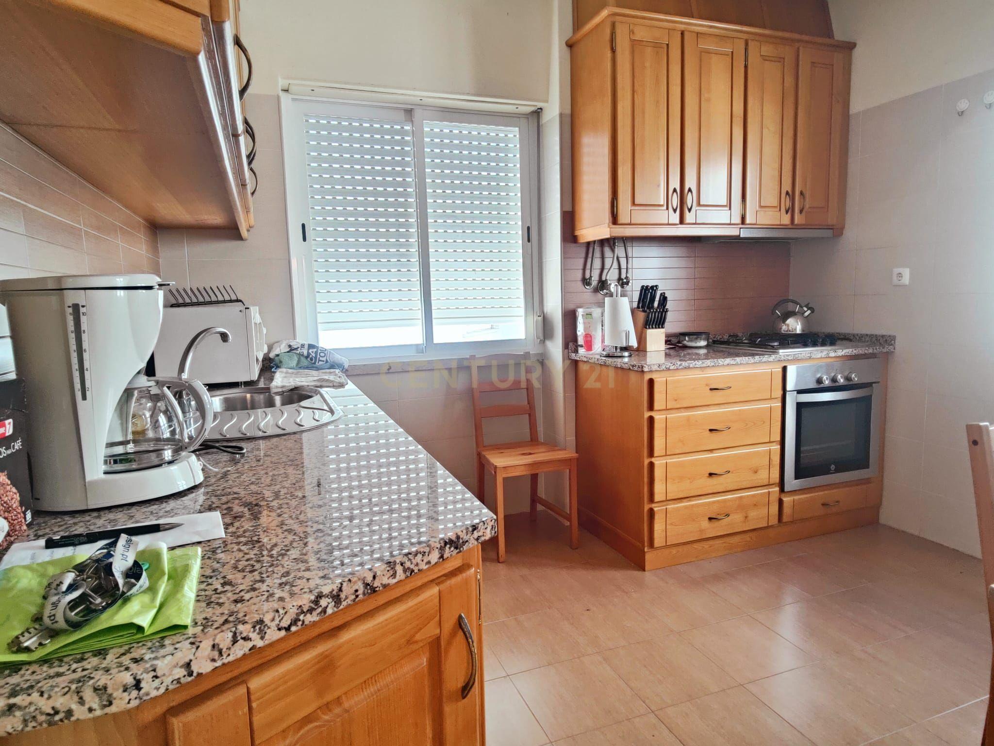 Prédio Bi-Familiar T2 e 2 Anexos Tipologia T1 Em Zona Residencial Tranquila Na Póvoa de Santo Adrião  - Image 28