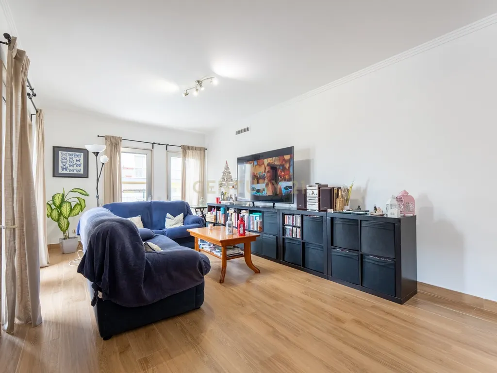Apartamento T3 com 2 Terraços Gigantes e Vista Rio – A 10 min de Lisboa - Image 4