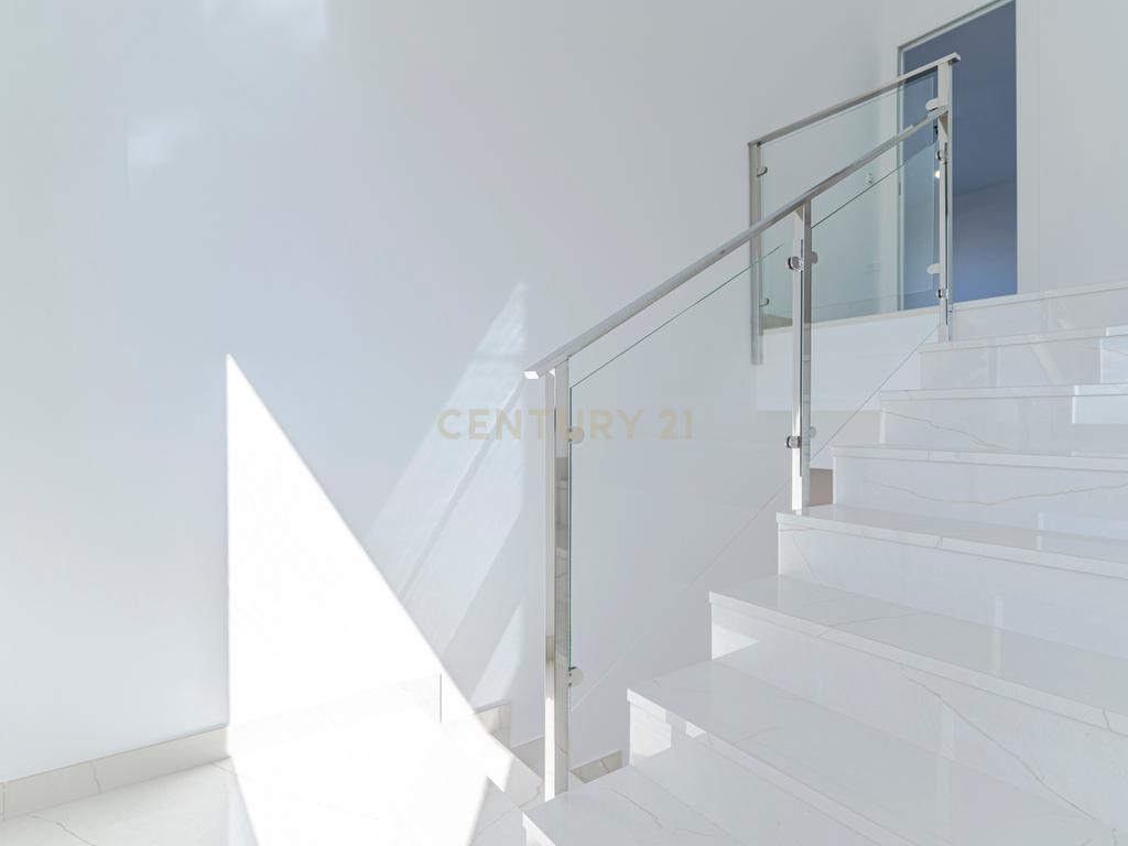  - Image 12