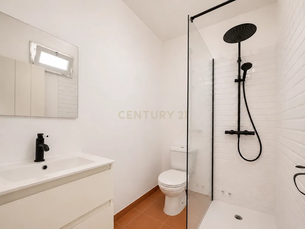 Moradia T3 Totalmente Reabilitada com Terraço Panorâmico de 360º sobre a Cidade de Estremoz. - Image 12