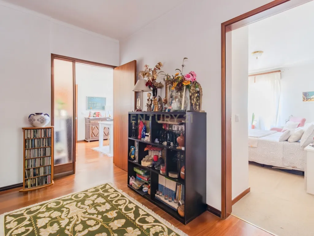 🏡 Apartamento T2 com Elevador no Coração de Alcobaça - Image 2