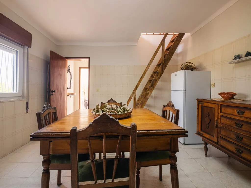Moradia Renovada em Serpins, Lousã com 3 Casas de Banho - Image 32