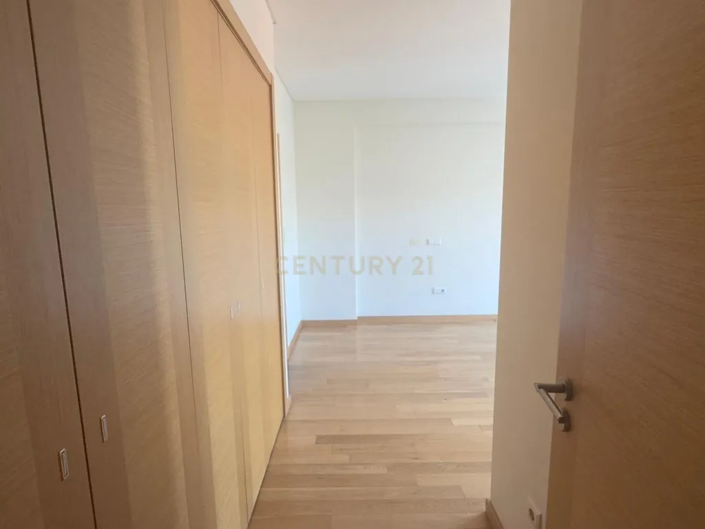 Apartamento T3 na Alta de Lisboa com Box para 2 Viaturas - Image 15