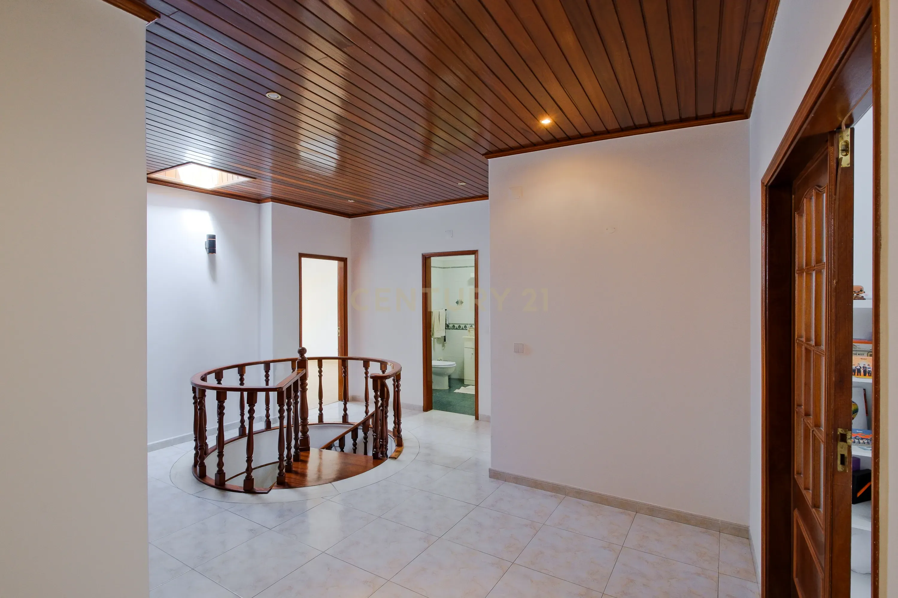 Duplex em Lisboa, Sintra: Espaço e Conforto com Vista Serra Sintra - Image 28