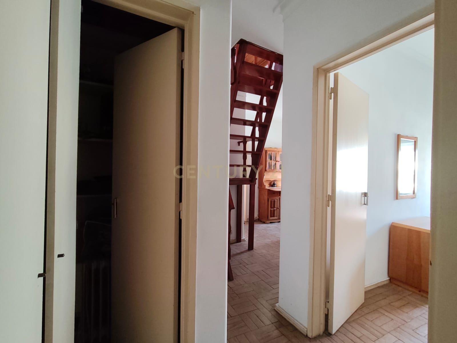 Fotografia 10 de Apartamento T2+1 Duplex na Cruz de Pau - Oportunidade Única!