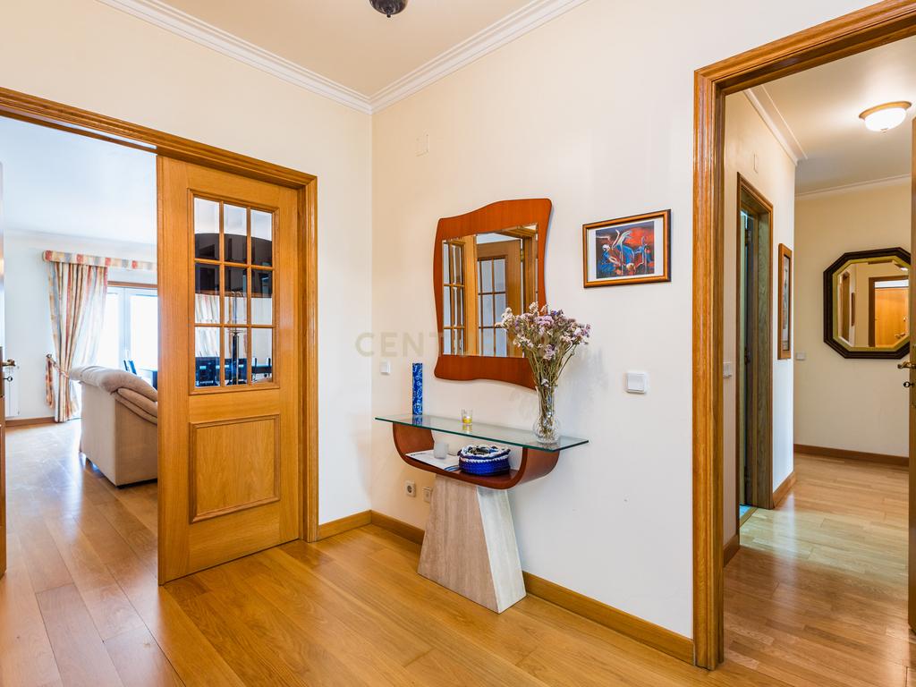 Apartamento T3 à venda em Cruz de Areia – Localização Privilegiada! - Image 5