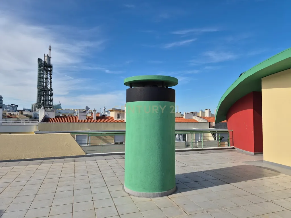 Espaçoso Apartamento T4 no Parque das Nações, Lisboa, com Garagem - Image 26