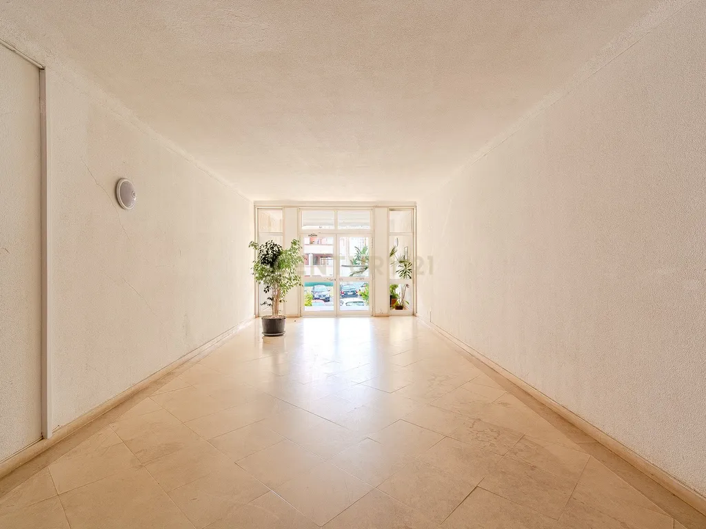 Apartamento T1+2 com Terraço Amplo em Albufeira - Image 35