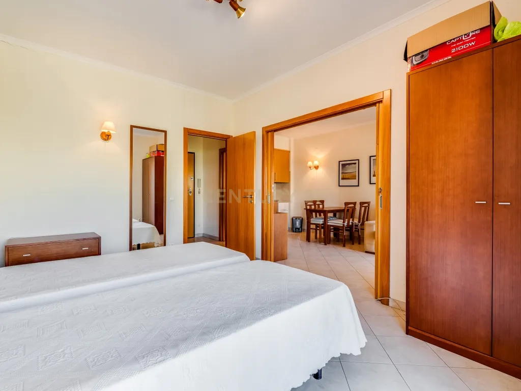 OPORTUNIDADE UNICA EM ALCANTARILHA - APARTAMENTO PARA VIVER OU RENTABILIZAR, PERTO DE TODOS OS SERVIÇOS E COMODIDADES - Image 7