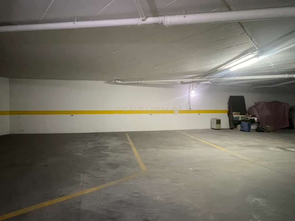 Apartamento T3, com Varanda, Arrecadação e 3 Lugares de estacionamento, no Pinhal Novo - Image 26