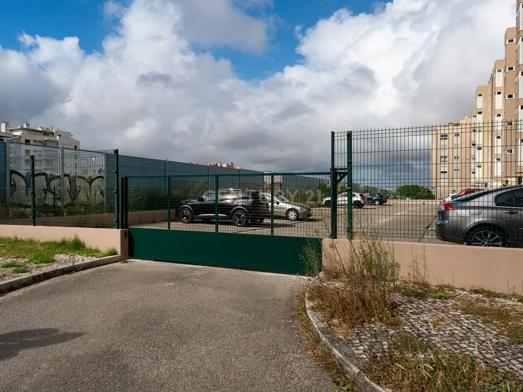 Lugar de estacionamento à venda – Alto da Faia II, Telheiras - Image 1