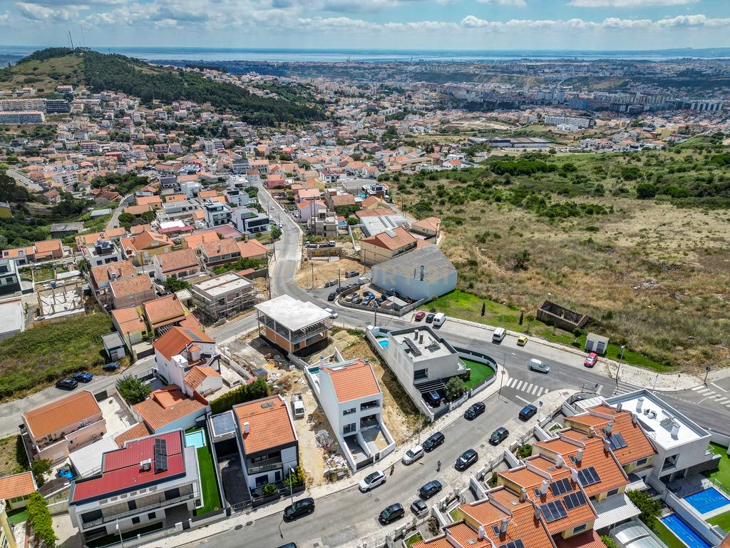 Moradia T4 com piscina em Caneças - Image 69