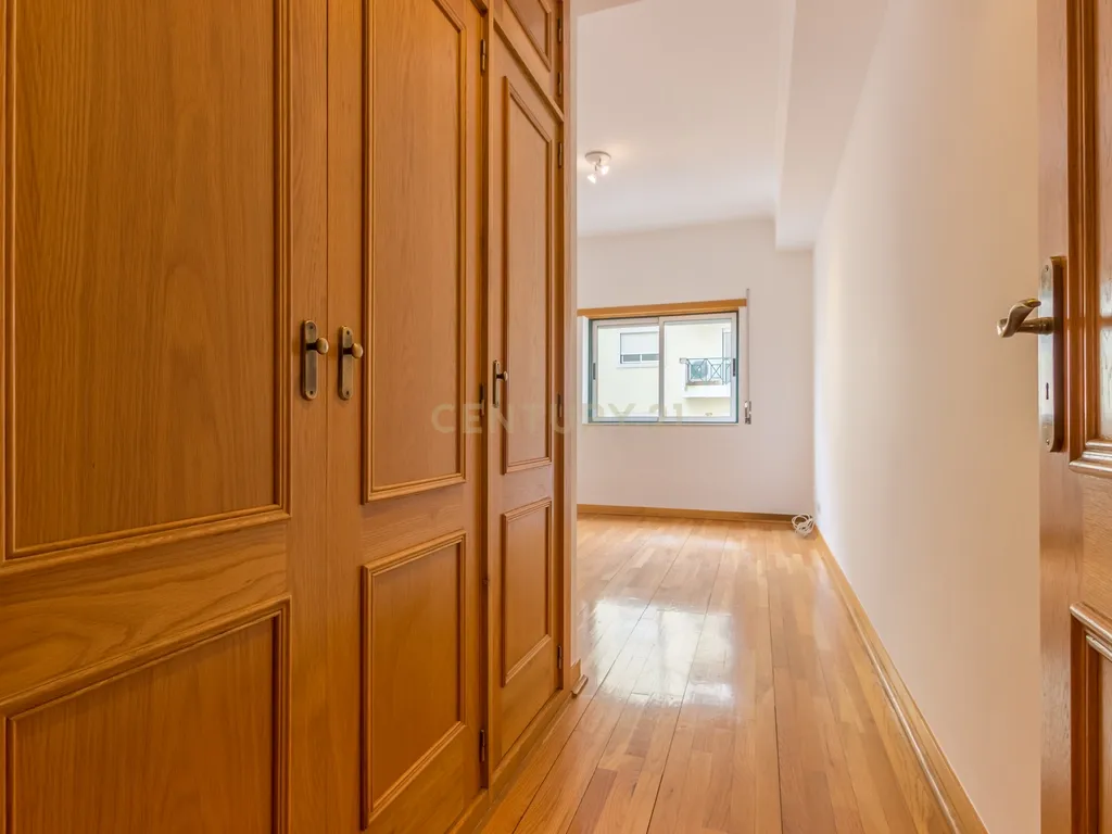 Apartamento T3 em Carnaxide – Arrendamento em Condomínio Privado - Image 16