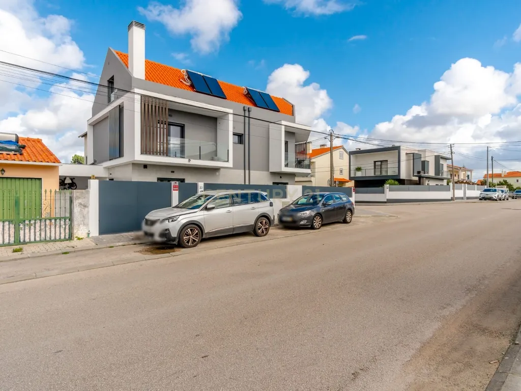 Moradia Geminada T3, Redondos, Fernão Ferro - Image 38