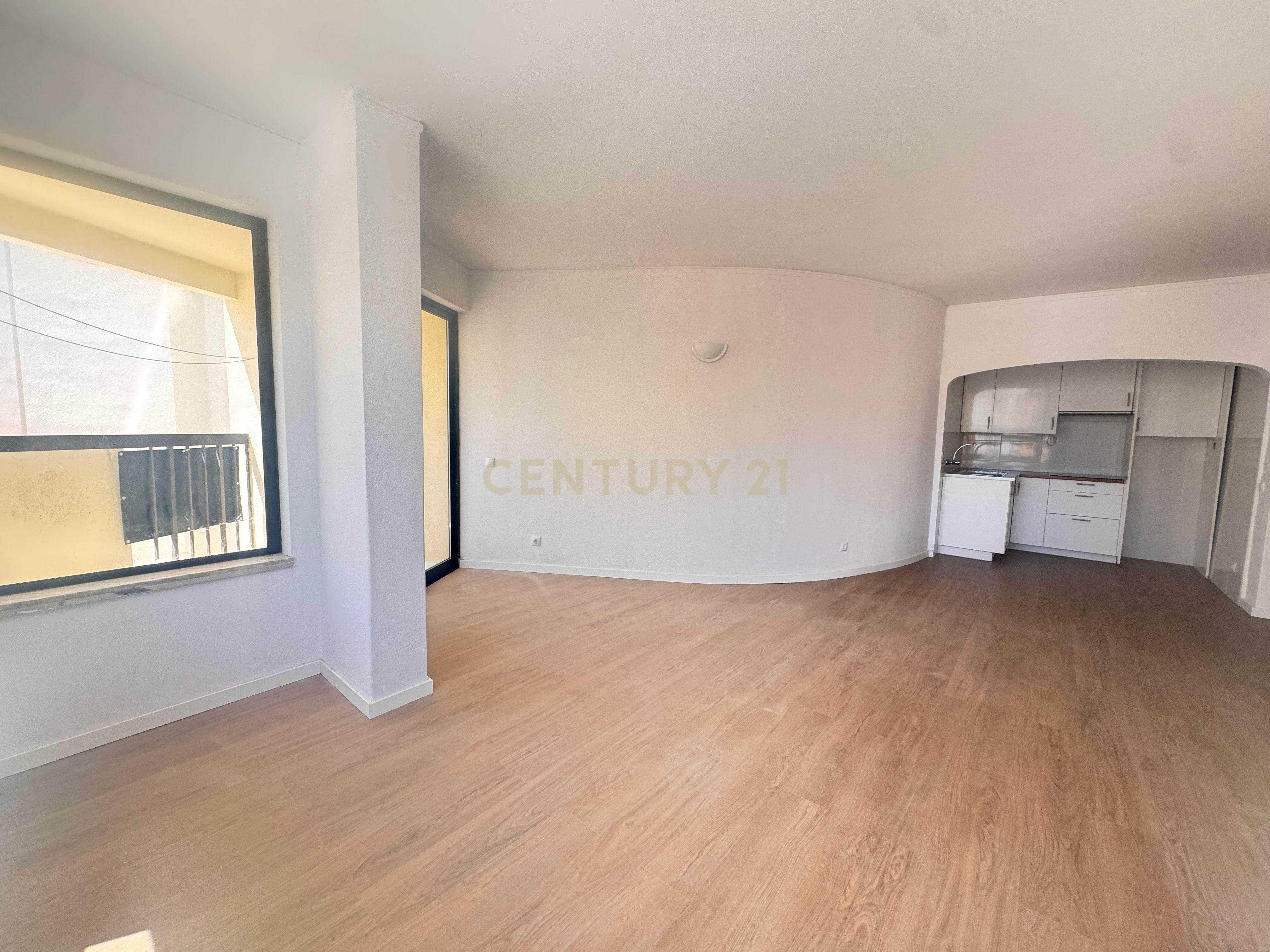 Fotografia 7 de Apartamento T1 em Armação de Pêra.