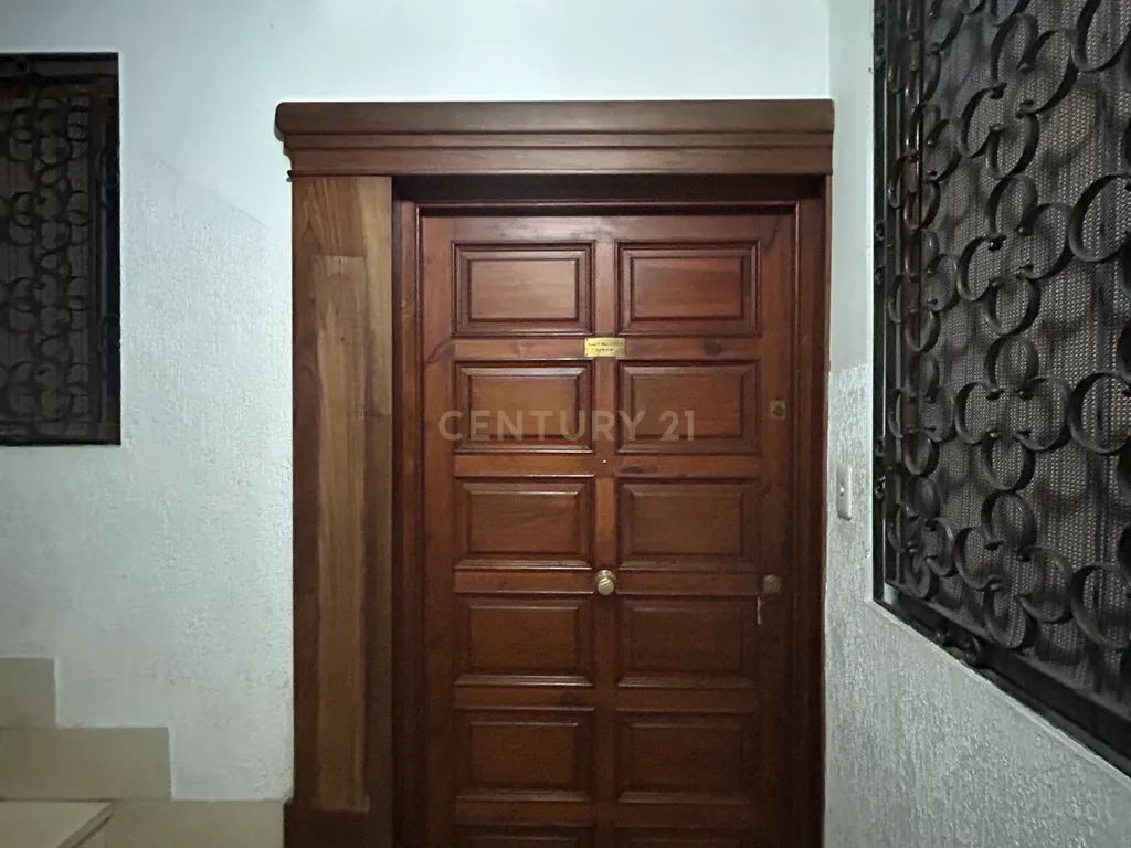 Edifício exclusivo com grande potencial numa das melhores zonas de Trujillo - Image 64