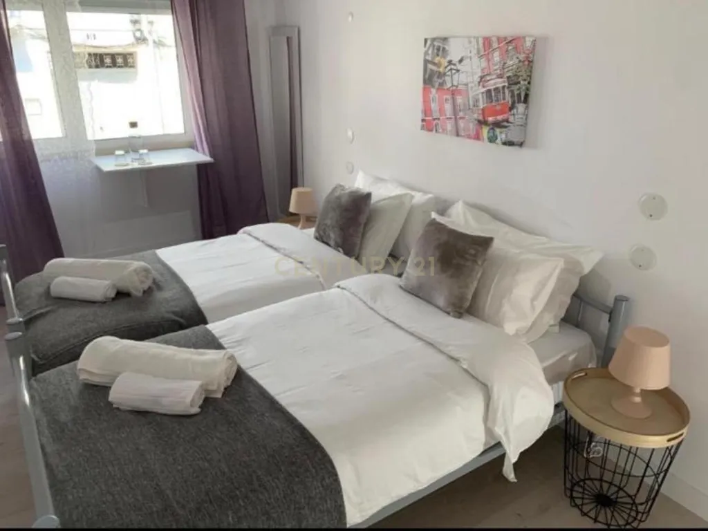 Apartamento T3 + 1 com Licença de Alojamento Local – Estrela / Campo de Ourique, Lisboa - Image 13