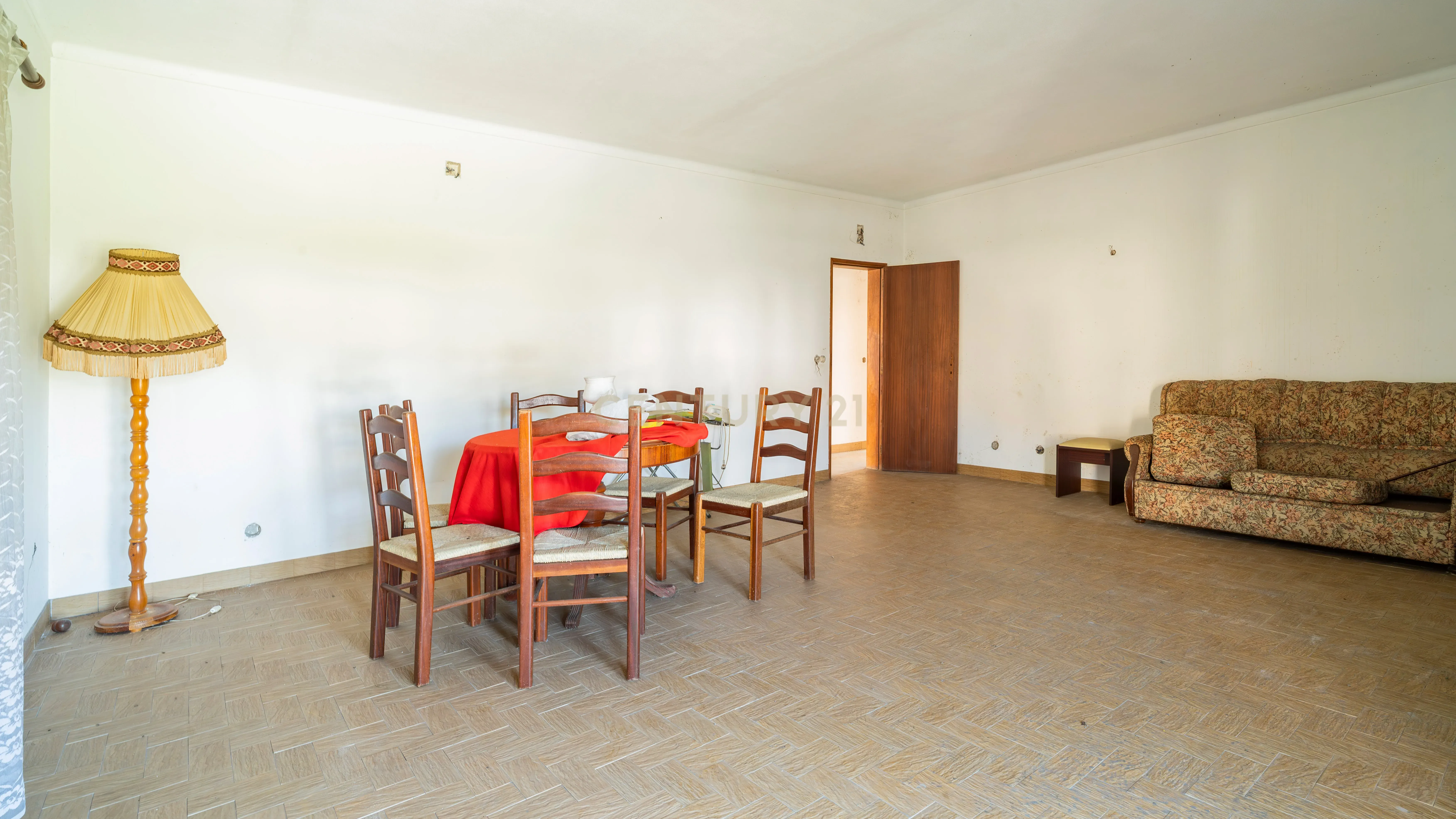 Fotografia 6 de Oportunidade Única - Moradia com terreno nas Olhalvas, Leiria