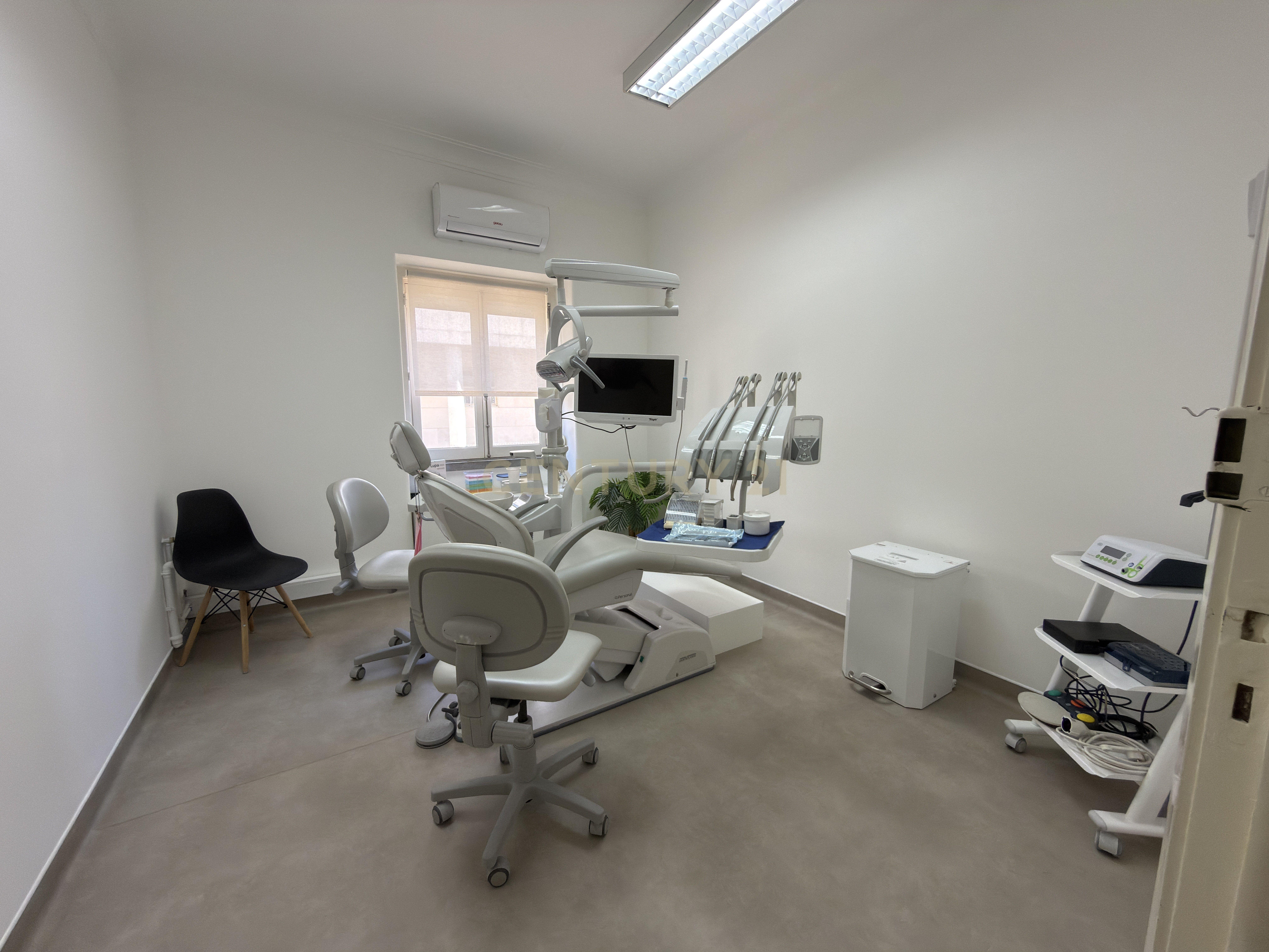 Fotografia 8 de Clinica Dentária para trespasse junto ao centro de Mafra