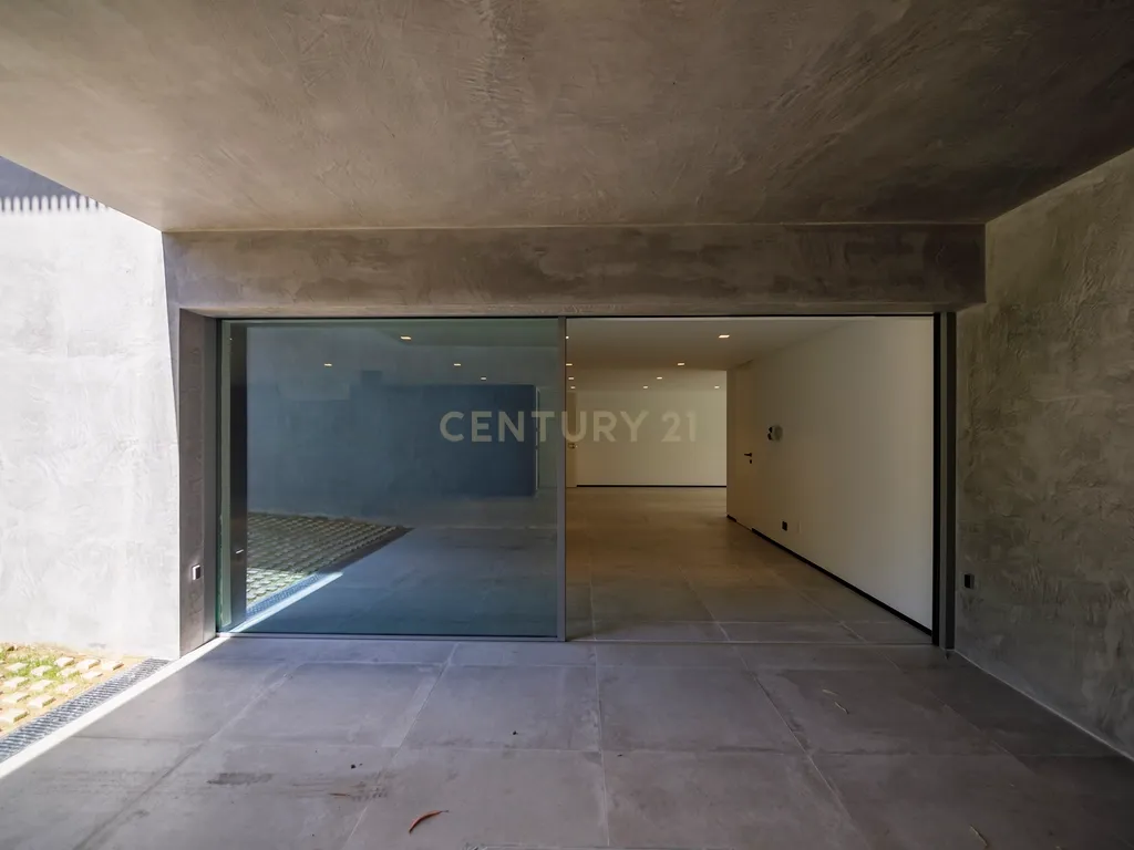 Moradia Nova com 4 quartos dentro de um condomínio fechado em Cascais, a apenas 5 minutos das praias de Cascais! - Image 73