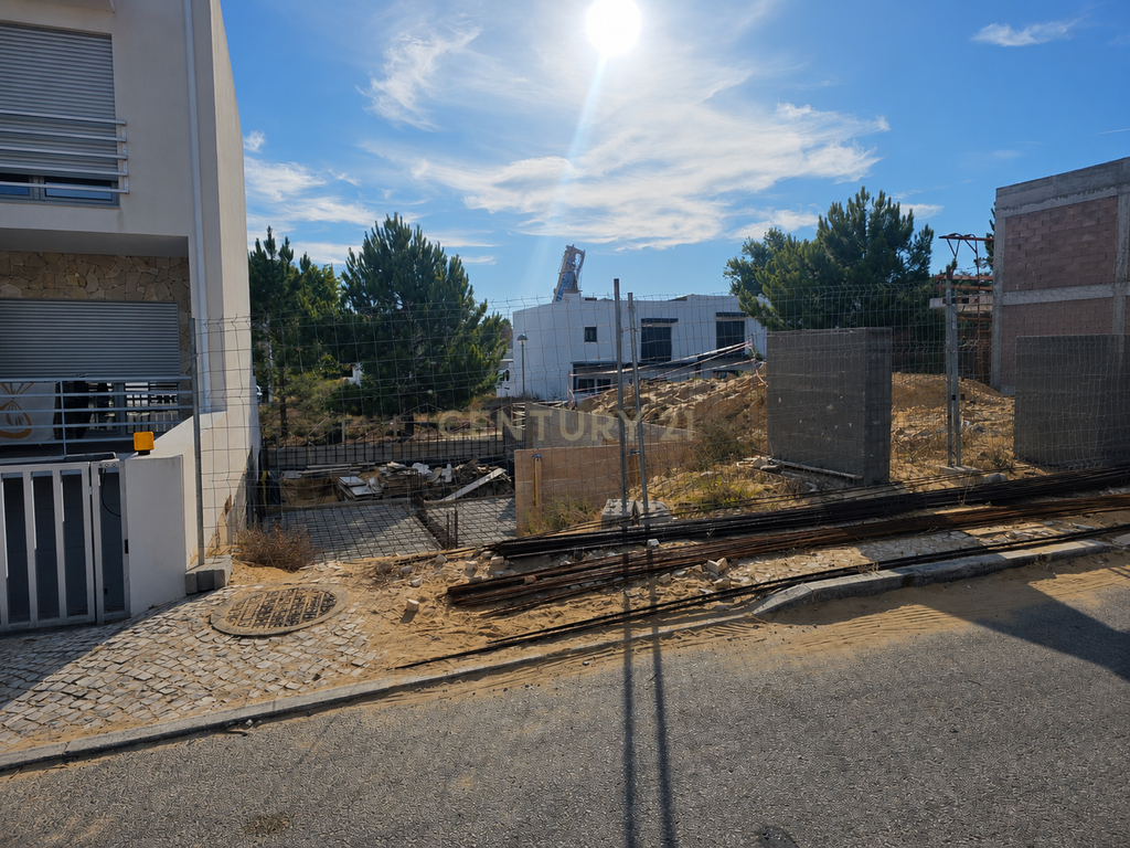 Moradia em Banda T3 | Maçã – Sesimbra - Image 2