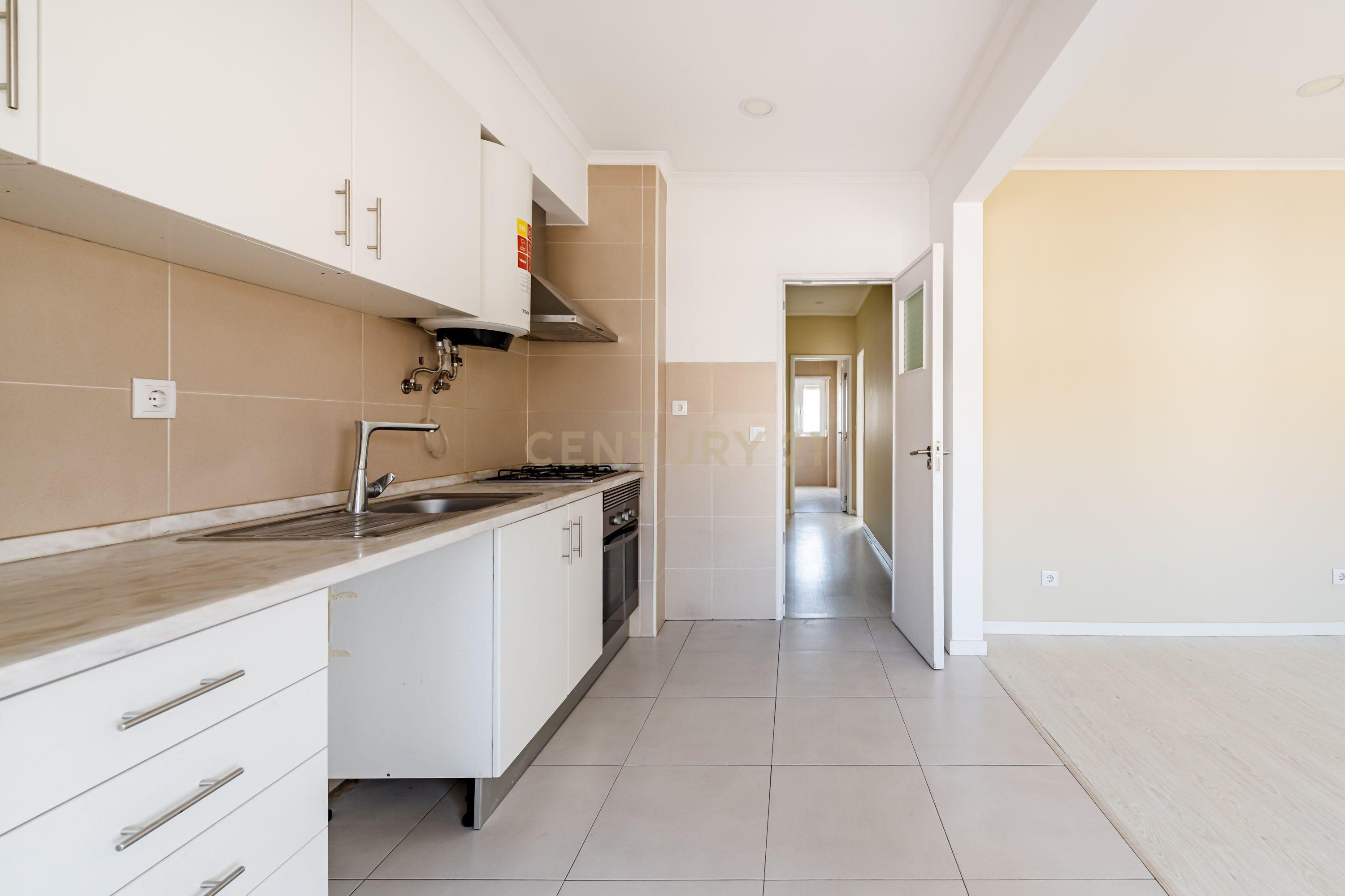 Fotografia 4 de T2 na Verderena, a 5 min dos barcos do Barreiro e 25 min de Lisboa