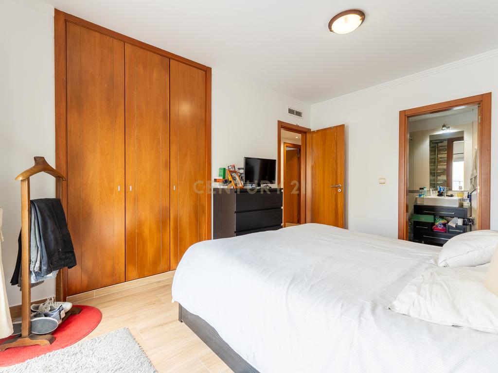 Apartamento T3 com 2 Terraços Gigantes e Vista Rio – A 10 min de Lisboa - Image 12
