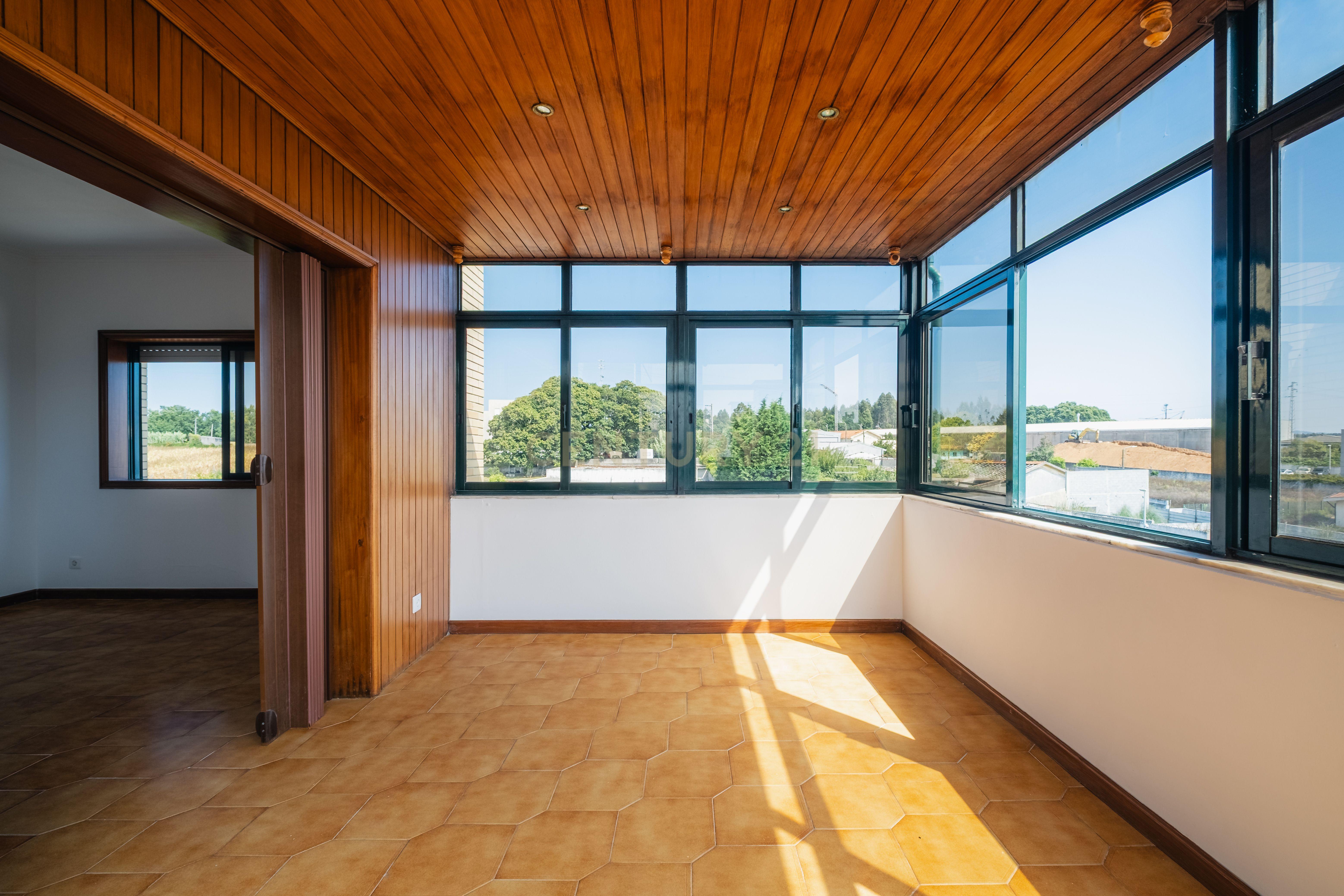 Fotografia 10 de Apartamento T3 com Terraço, Vista Mar e Garagem Box em Arcozelo – Vila Nova de Gaia
